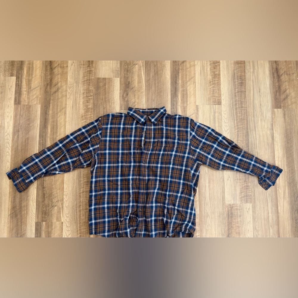 Casual Men's Plaid Shirt in Blue and Brown